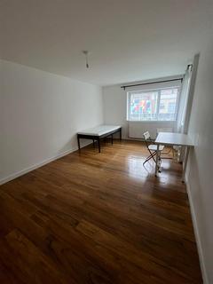 1 bedroom in a house share to rent, Hermitage Road, London