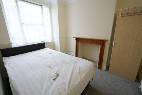 1 bedroom in a house share to rent, Parker Road, Grays