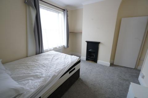 1 bedroom in a house share to rent, Parker Road, Grays