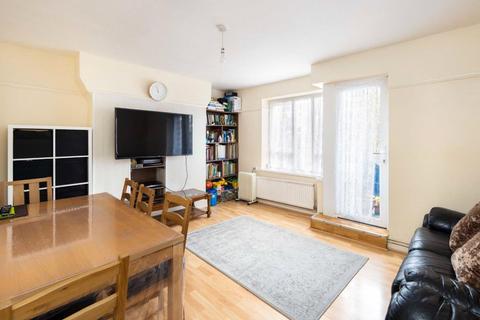 3 bedroom flat for sale, Southcott House, Devons Road, Bow, London, E3