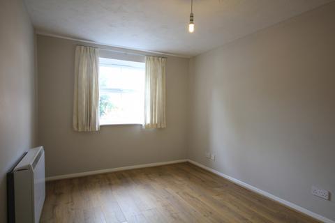 2 bedroom apartment to rent, Elm Park, Berkshire RG30