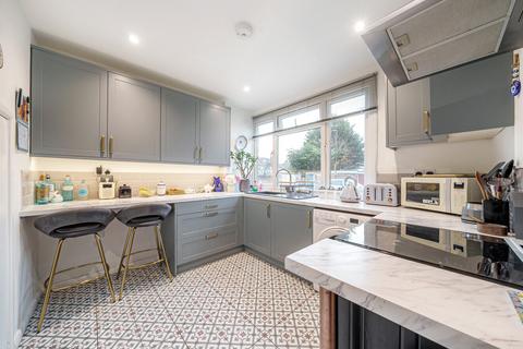 62 Brookfields Avenue, Mitcham, CR4 4BT