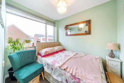 62 Brookfields Avenue, Mitcham, CR4 4BT