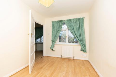 2 bedroom apartment to rent, Barnard Gardens, Surrey KT3