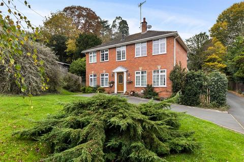 4 bedroom detached house for sale, Oaklands, Malvern, WR14 4JE