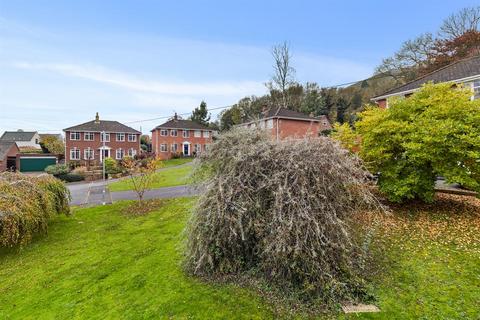 4 bedroom detached house for sale, Oaklands, Malvern, WR14 4JE