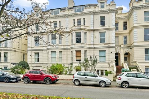 2 bedroom apartment for sale, Castle Hill Avenue, Kent CT20