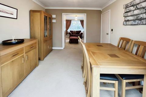 9 Coltsfoot Drive, Waltham, Grimsby, DN37 0XL