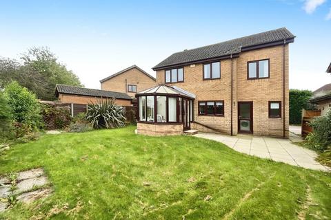 9 Coltsfoot Drive, Waltham, Grimsby, DN37 0XL