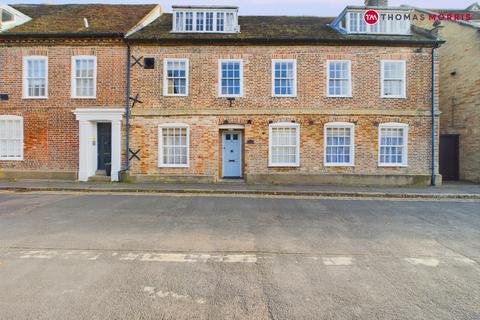 3 bedroom end of terrace house for sale, London Road, Cambridgeshire PE27