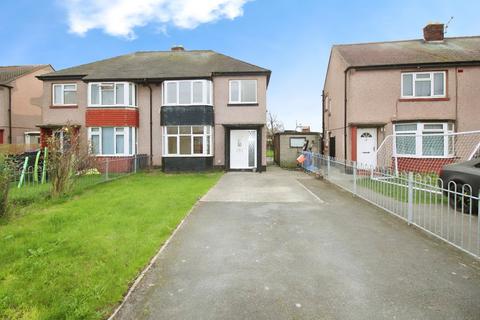 3 bedroom semi-detached house to rent, Gwynfryn Avenue, Denbighshire LL18