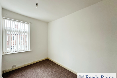 2 bedroom terraced house to rent, Gerald Road, Greater Manchester M6