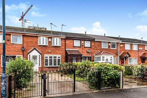 3 bedroom terraced house to rent, Clarke Avenue, Salford M5