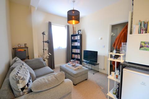 2 bedroom flat to rent, King Edward Road, Northampton NN1