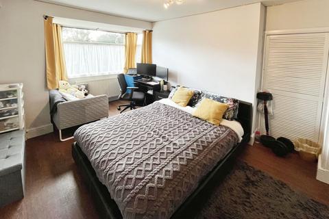 3 bedroom terraced house for sale, Little Glen Road, Leicester LE2