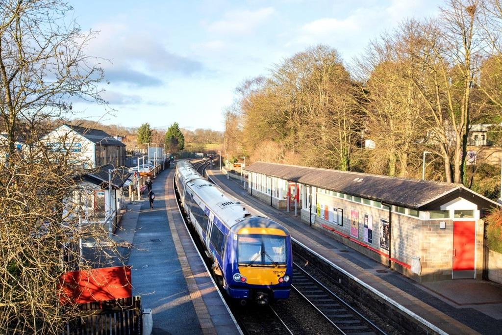 Nearby Horsforth train station connects to...