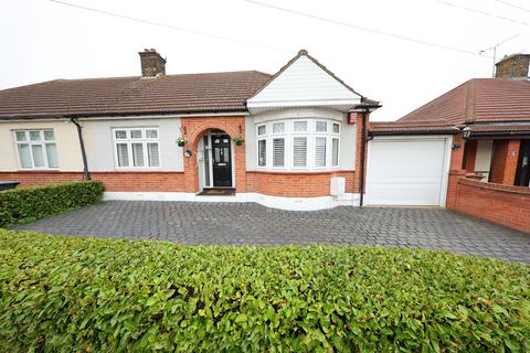 3 bedroom semi-detached bungalow for sale, Waverley Gardens, North Grays