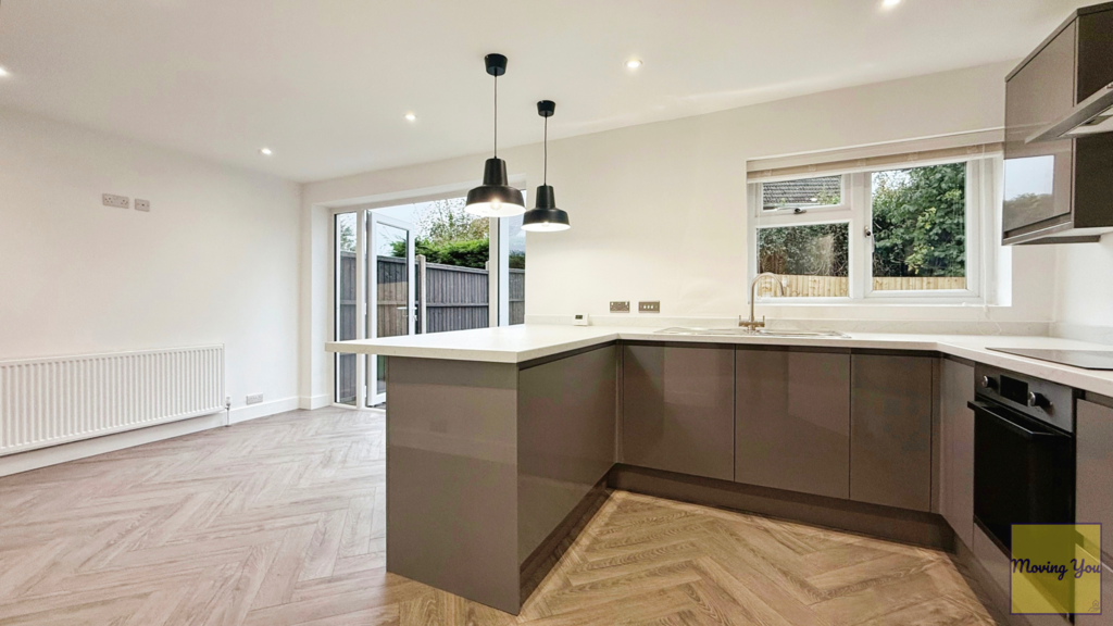 Kitchen/ Dining Room