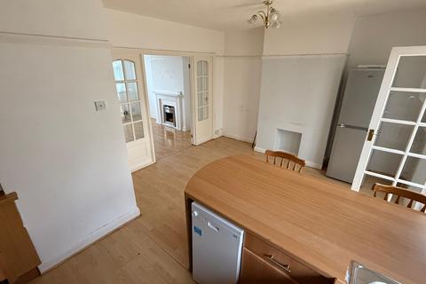 3 bedroom end of terrace house to rent, Park Lane, Chadwell Heath RM6