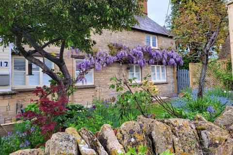 3 bedroom cottage for sale, Bull Street, Bampton OX18