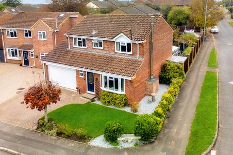 4 bedroom detached house for sale, St. Athan Close, Melksham SN12