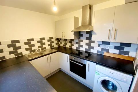 2 bedroom flat to rent, Stevenson Crescent, London