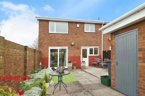 3 bedroom end of terrace house for sale, Hollingworth Close, Mexborough