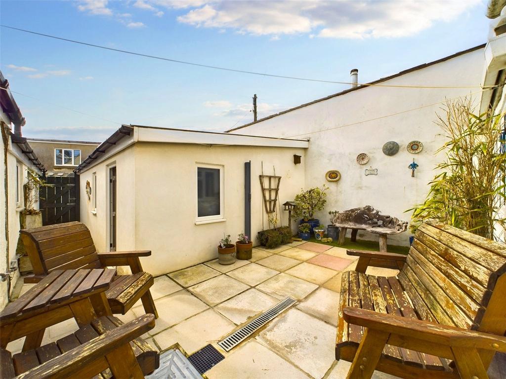 Courtyard Alt