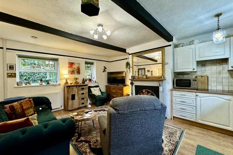 474 Wakefield Road, Huddersfield, HD5 8PS