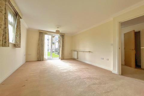 2 bedroom apartment for sale, London Road, Bushey