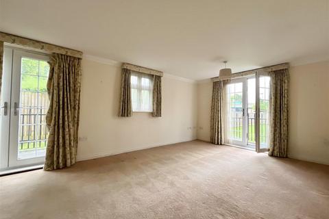 2 bedroom apartment for sale, London Road, Bushey