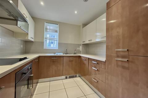 2 bedroom apartment for sale, London Road, Bushey