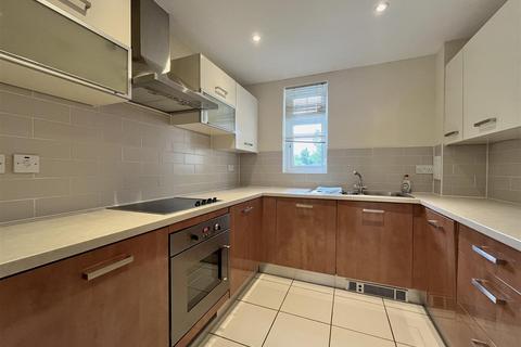 2 bedroom apartment for sale, London Road, Bushey