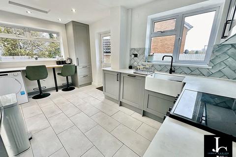 3 bedroom semi-detached house for sale, Mafeking Drive, Telford TF2