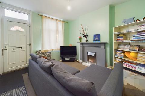 35 Ealing Avenue, Nottingham, NG6 0BB