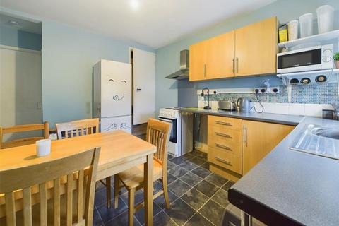 35 Ealing Avenue, Nottingham, NG6 0BB