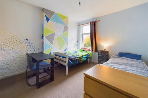 35 Ealing Avenue, Nottingham, NG6 0BB