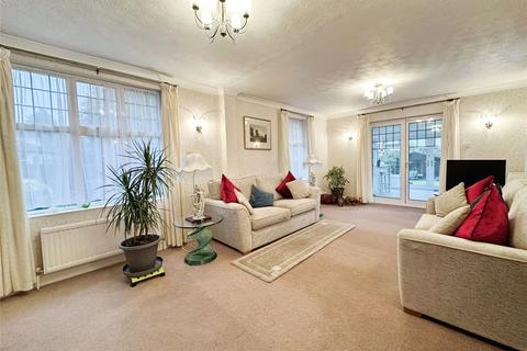 3 bedroom bungalow for sale, Pinkneys Road, Berkshire SL6