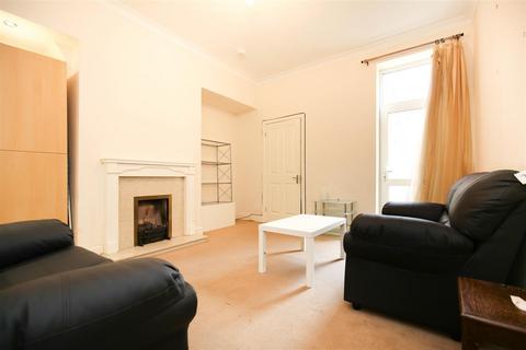 3 bedroom flat to rent, Hazelwood Avenue, Newcastle Upon Tyne NE2