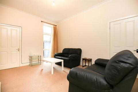 3 bedroom flat to rent, Hazelwood Avenue, Newcastle Upon Tyne NE2