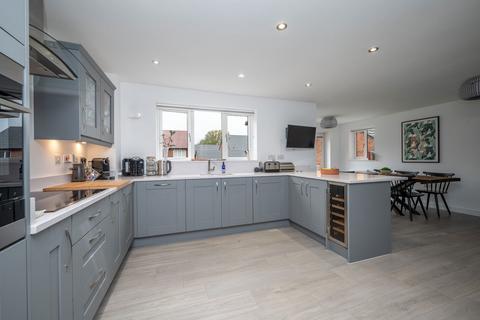 50 Pastures Drive, Tidbury Green, Solihull, B90 1US