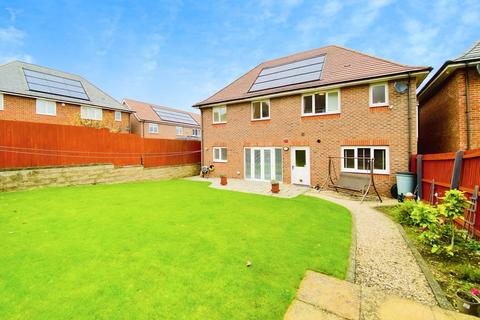 4 bedroom detached house for sale, Carnaby Close, Hamilton, Leicester, LE5