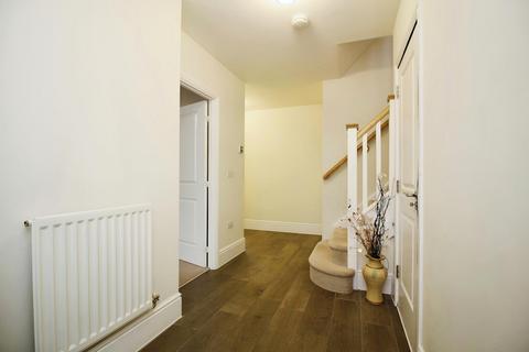 4 bedroom detached house for sale, Carnaby Close, Hamilton, Leicester, LE5