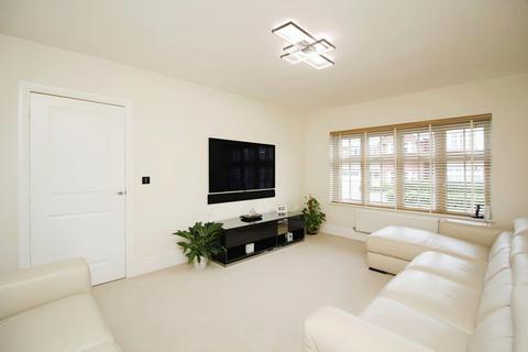 1 Carnaby Close, Hamilton, Leicester, LE5 1EL
