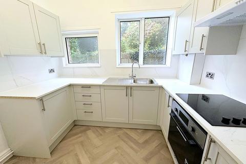 2 bedroom ground floor flat to rent, Glyne Ascent, Bexhill on Sea, TN40