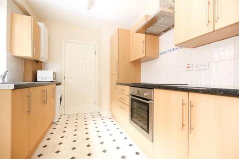 3 bedroom flat to rent, Hazelwood Avenue, Newcastle Upon Tyne NE2