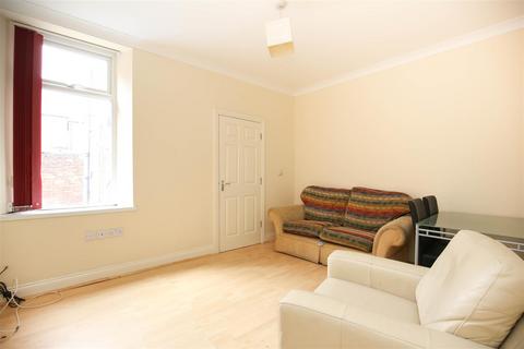 3 bedroom flat to rent, Hazelwood Avenue, Newcastle Upon Tyne NE2