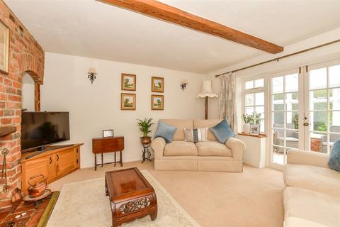 4 bedroom detached house for sale, Lenham Road, Platts Heath, Maidstone, Kent