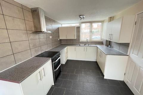 3 bedroom end of terrace house to rent, Clare Close, Mildenhall IP28