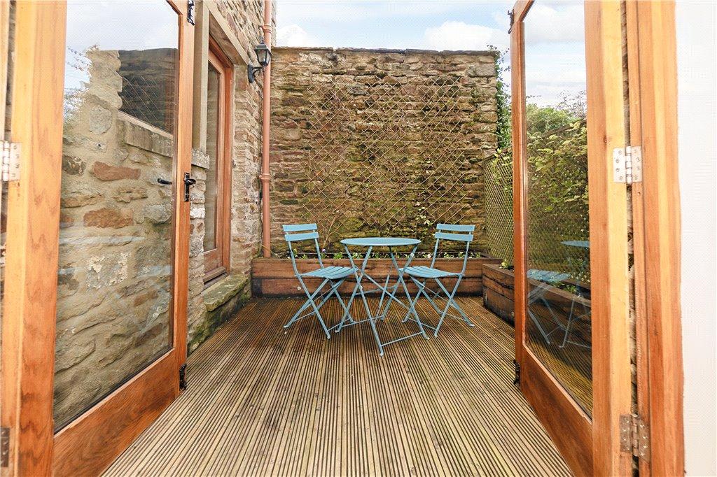 Rear Decking Area